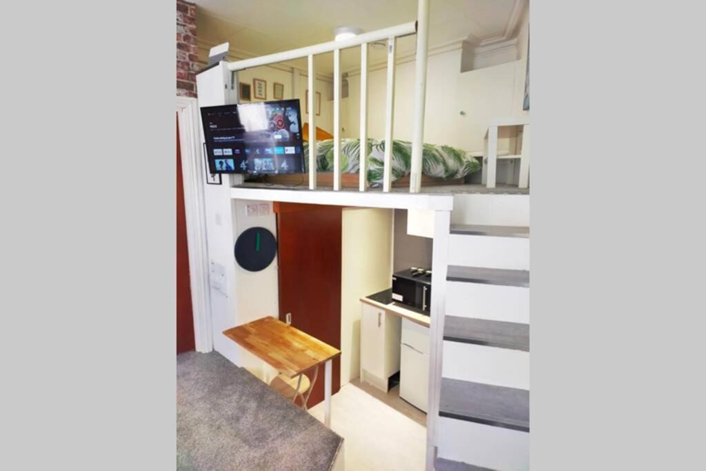 Cute & Cosy Loft-Style Studio Close To Beach Daire Bournemouth Dış mekan fotoğraf